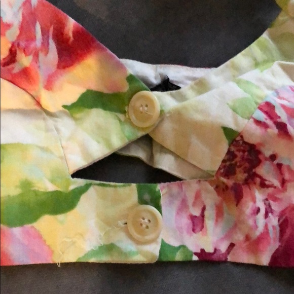 Grey Antics Cut out, floral, crop Top - Picture 2 of 4